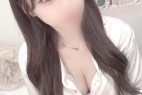 フォロワー18万の美女、ライブチャットオナニー、初出し5配信