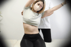 爆乳金髪美女にセクハラストレッチ♡/施術と称し推定Gカップ美巨乳を揉みしだく【ストレッチ専門店】【前半/上半身編】