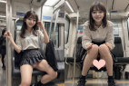 電車でパンツ見えてても笑顔な女の子集【J⚪︎・カメラ目線】
