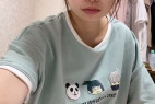 自分で唾液付けて指おなしちゃうムチムチお姉さん