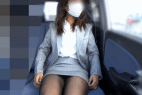 【助手席パンチラ】黒パンストを脱ぐOL☆生尻むっちり美脚開放中!